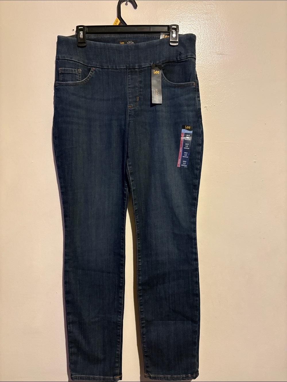 WOMEN’S SCULPTING SLIM FIT SKINNY PULL-ON JEAN Size 12